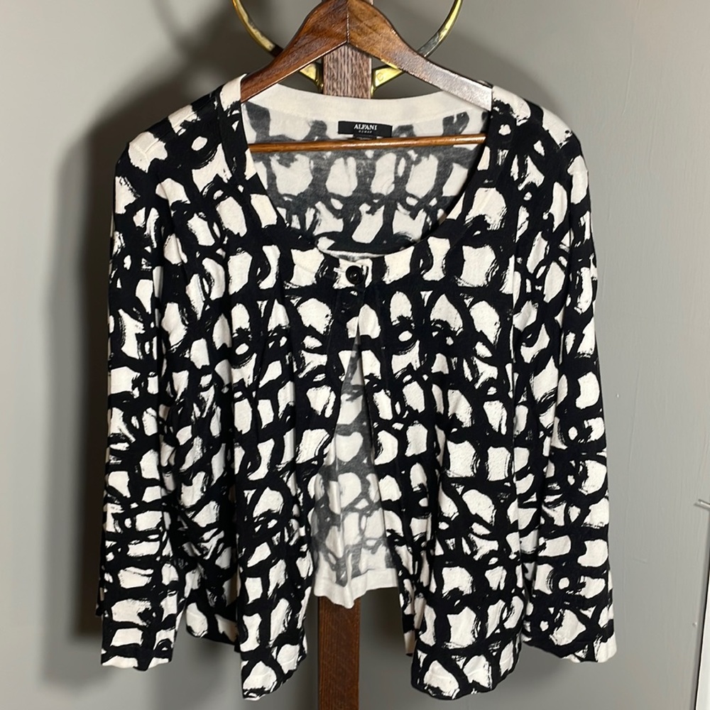 Alfani one button cropped cardigan - 1X black and off white